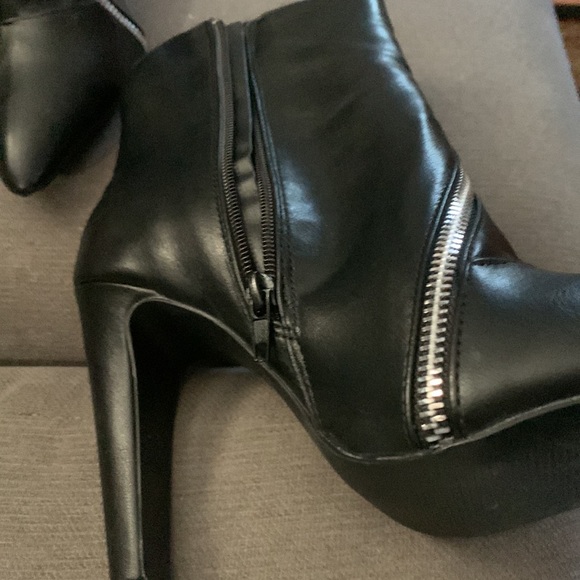 High heel boots - Picture 3 of 4